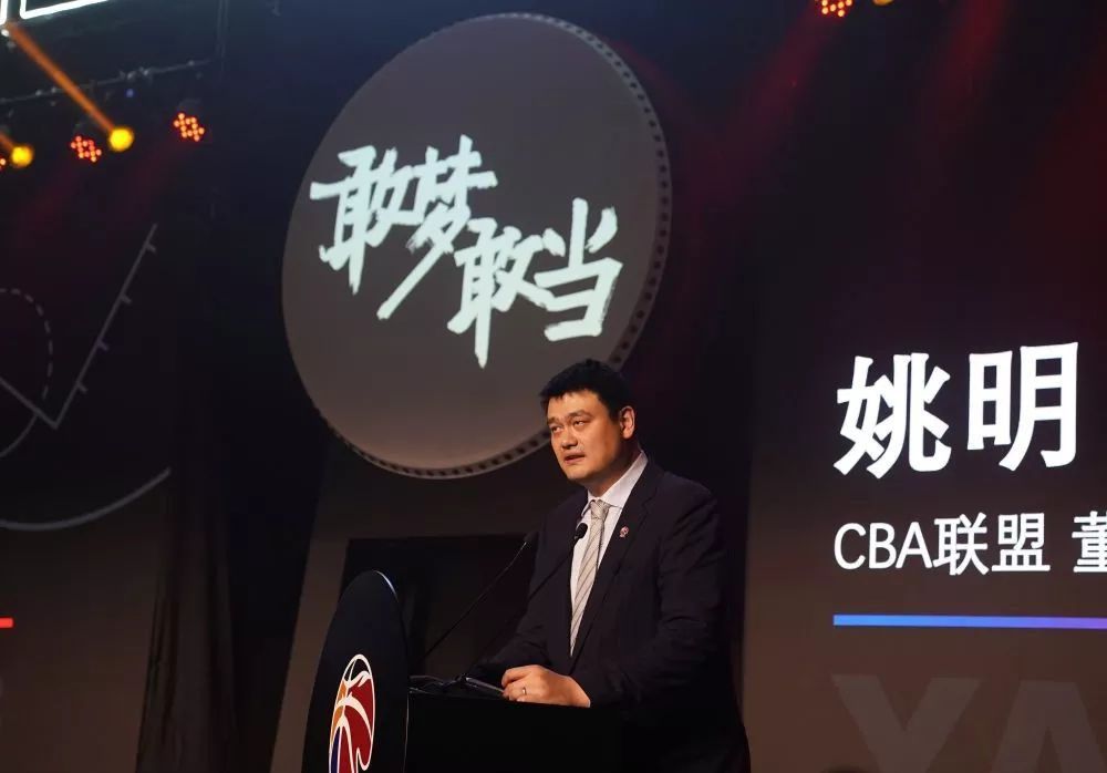 　　　　李玉自豪这层贸易的外套：这也是一种成长，学着把本身包裹起来，在跟不雅众同享叙事趣味的根本上，做了本身想做的事。